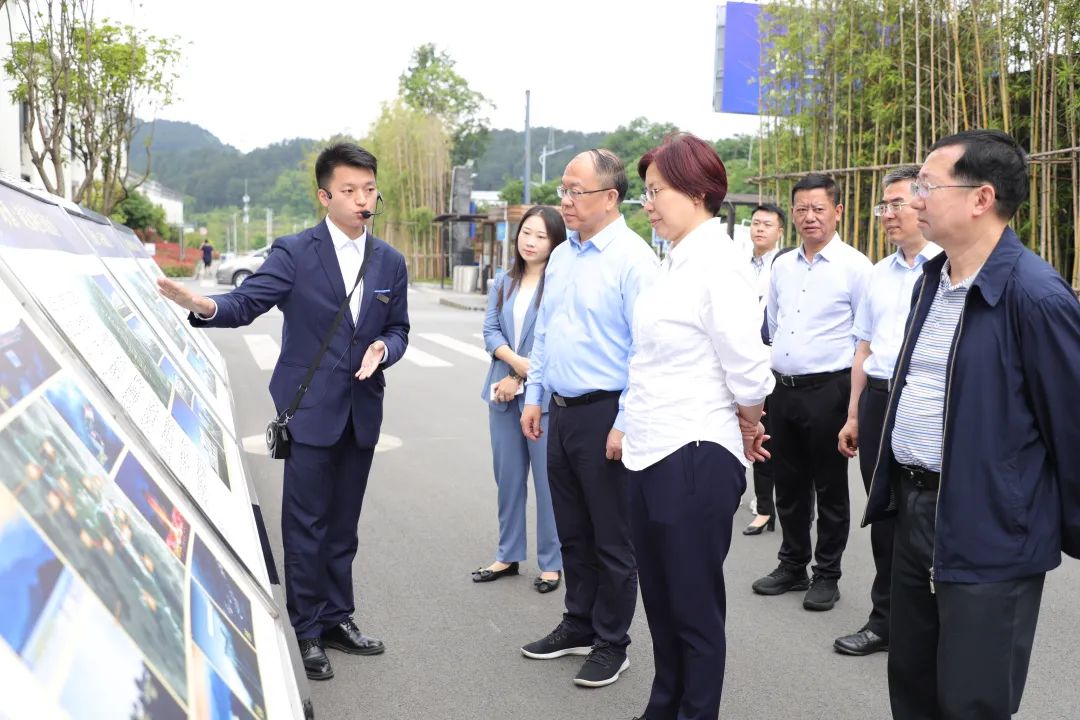 全国工商联党组成员、副主席汪鸿雁一行调研贵州珍酒