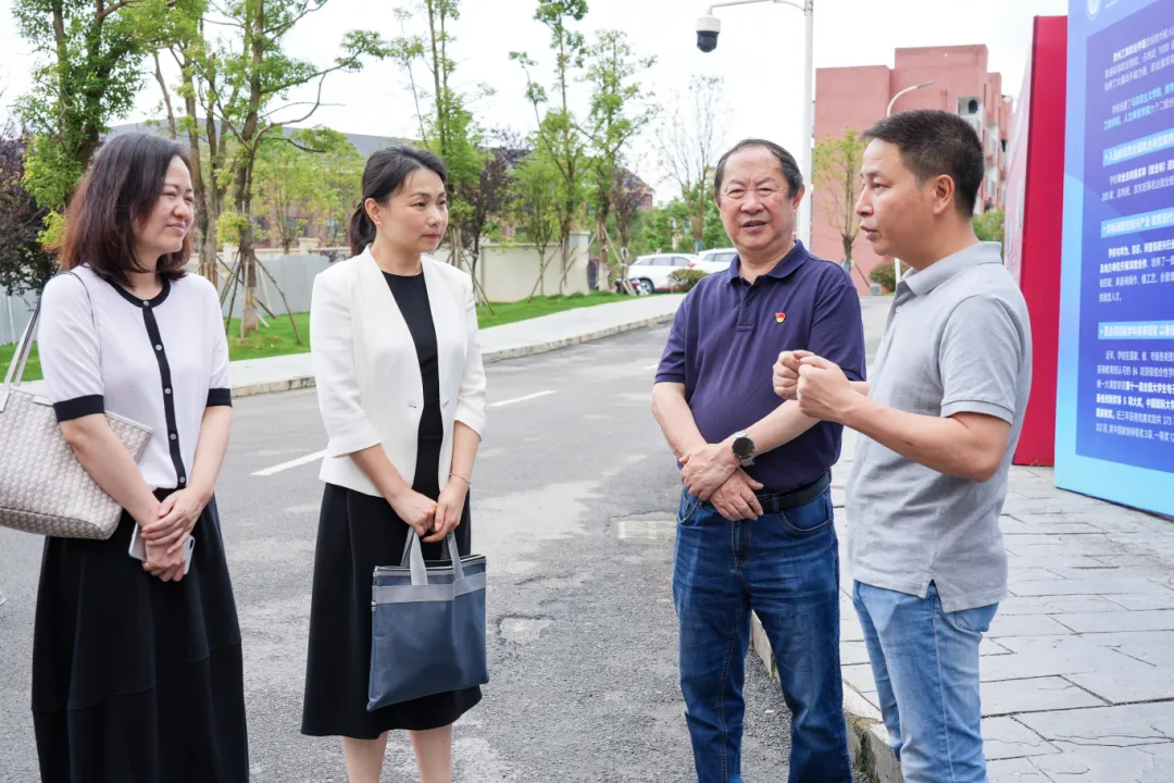 省教育厅专家组到贵州工商职业学院开展 “一站式”学生社区建设评级工作