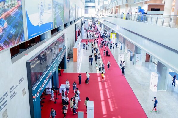 第三十届北京国际图书博览会开幕 红旗助推中外出版界交流互鉴