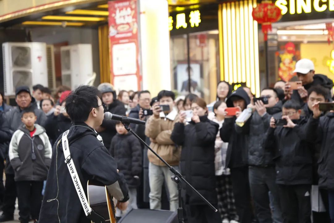 贵州：春节旅游人气旺 各地景点业态丰富